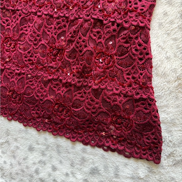 Red sequin lace y2k Le Chateau top - Picture 5 of 7